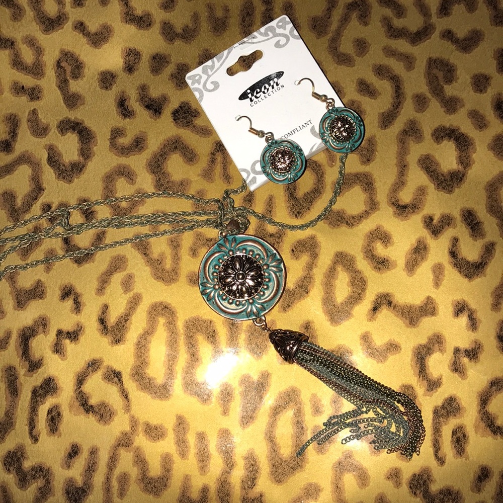 Earrings and necklace set